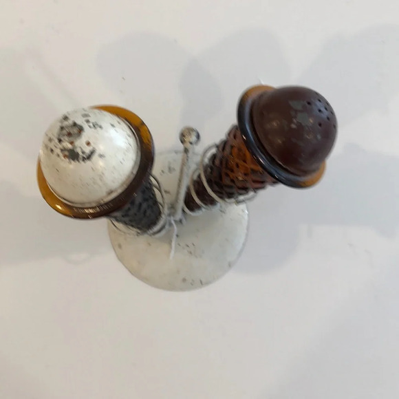 Ice cream  cone salt and pepper shakers vintage Amber glass with nesting station - Picture 2 of 12